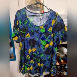 Bundle of 6 lularoe shirts